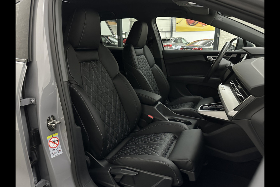 Audi Q4 e-tron 40 204PK 77 kWh | #RS-Leder | 5x Q4 OP VOORRAAD! | ACC | Sportstoelen | Getint Glas | MMI+ | Dynamic-Pakket | Stoelverwarming | Zwarte Hemelbekleding | LED | Lane Assist |