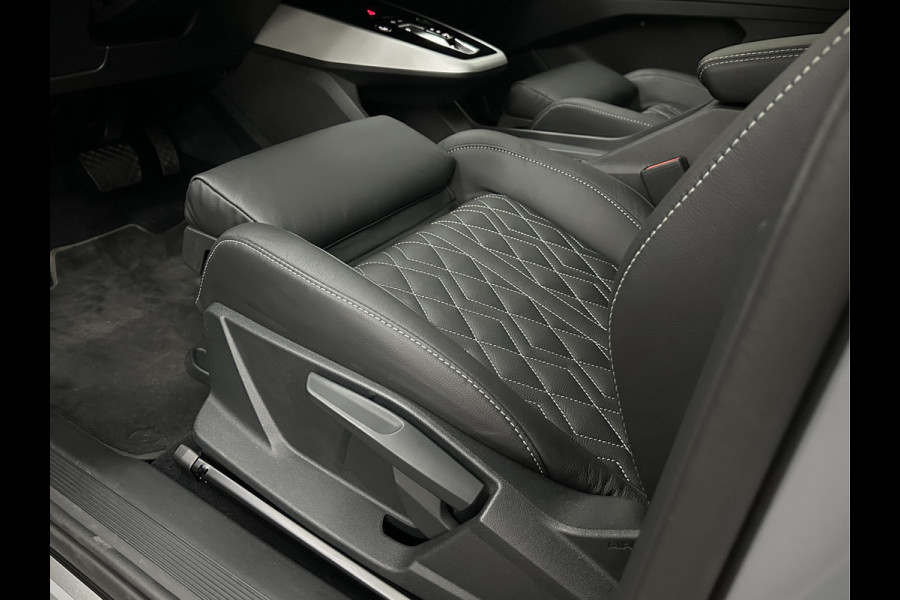 Audi Q4 e-tron 40 204PK 77 kWh | #RS-Leder | 5x Q4 OP VOORRAAD! | ACC | Sportstoelen | Getint Glas | MMI+ | Dynamic-Pakket | Stoelverwarming | Zwarte Hemelbekleding | LED | Lane Assist |