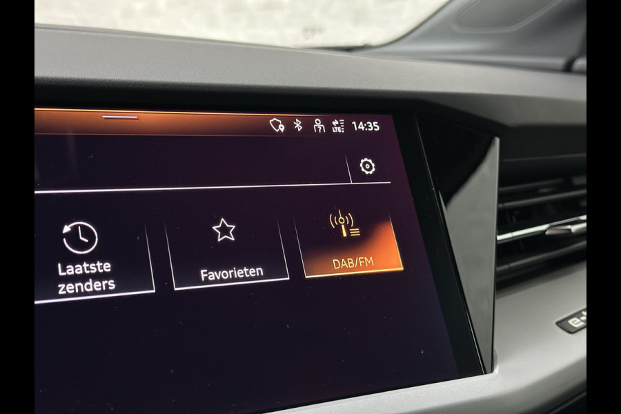 Audi Q4 e-tron 40 204PK 77 kWh | #RS-Leder | 5x Q4 OP VOORRAAD! | ACC | Sportstoelen | Getint Glas | MMI+ | Dynamic-Pakket | Stoelverwarming | Zwarte Hemelbekleding | LED | Lane Assist |