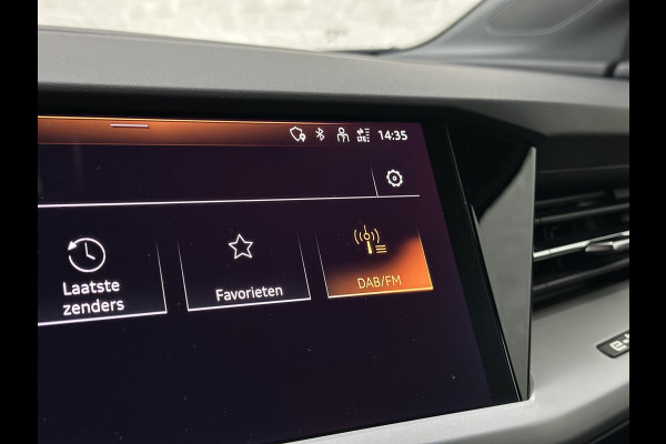 Audi Q4 e-tron 40 204PK 77 kWh | #RS-Leder | 5x Q4 OP VOORRAAD! | ACC | Sportstoelen | Getint Glas | MMI+ | Dynamic-Pakket | Stoelverwarming | Zwarte Hemelbekleding | LED | Lane Assist |