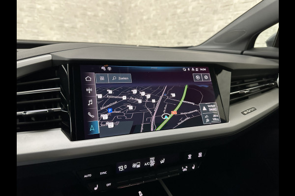 Audi Q4 e-tron 40 204PK 77 kWh | #RS-Leder | 5x Q4 OP VOORRAAD! | ACC | Sportstoelen | Getint Glas | MMI+ | Dynamic-Pakket | Stoelverwarming | Zwarte Hemelbekleding | LED | Lane Assist |