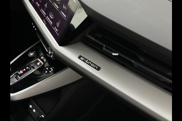 Audi Q4 e-tron 40 204PK 77 kWh | #RS-Leder | 5x Q4 OP VOORRAAD! | ACC | Sportstoelen | Getint Glas | MMI+ | Dynamic-Pakket | Stoelverwarming | Zwarte Hemelbekleding | LED | Lane Assist |