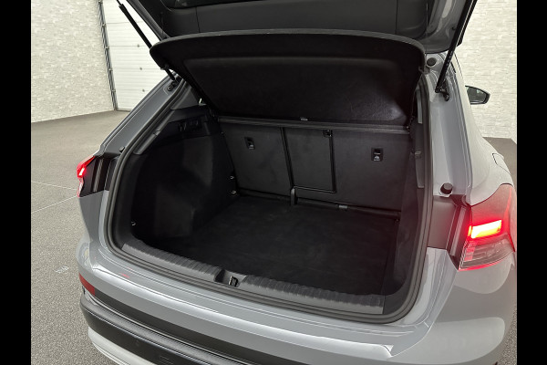 Audi Q4 e-tron 40 204PK 77 kWh | #RS-Leder | 5x Q4 OP VOORRAAD! | ACC | Sportstoelen | Getint Glas | MMI+ | Dynamic-Pakket | Stoelverwarming | Zwarte Hemelbekleding | LED | Lane Assist |