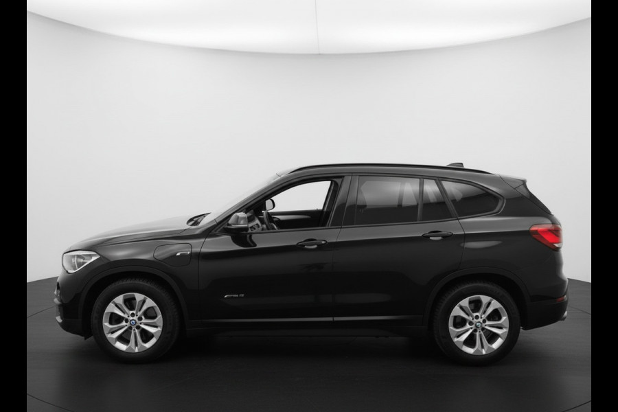 BMW X1 xDrive25e Executive CAMERA/NAVI/HEAD-UP