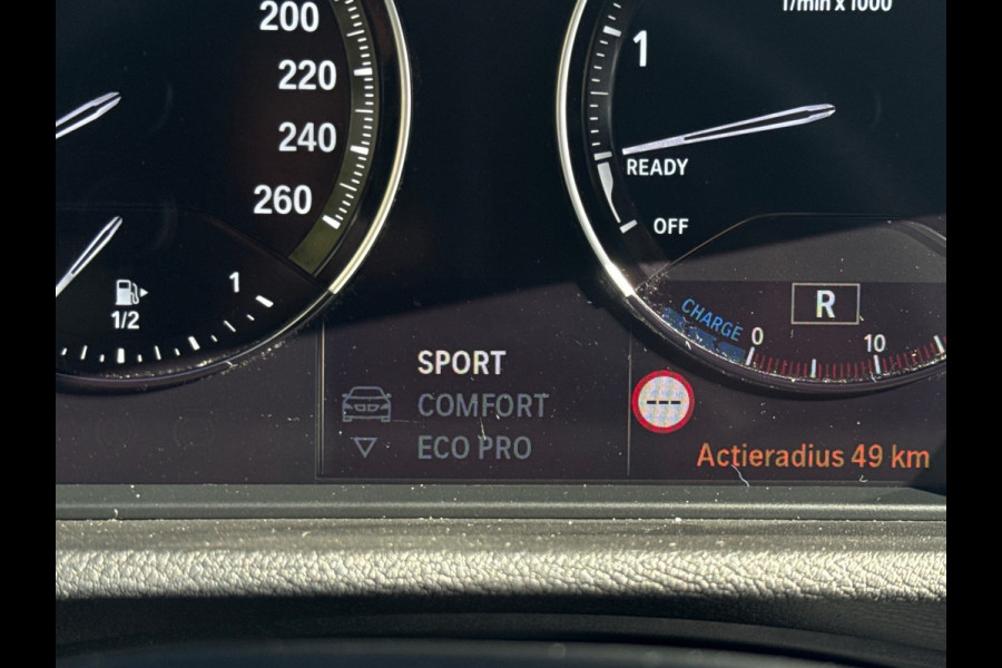 BMW X1 xDrive25e Executive CAMERA/NAVI/HEAD-UP
