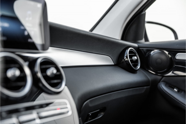 Mercedes-Benz GLC 300e 4MATIC Camera / Leder / Led / Chroom