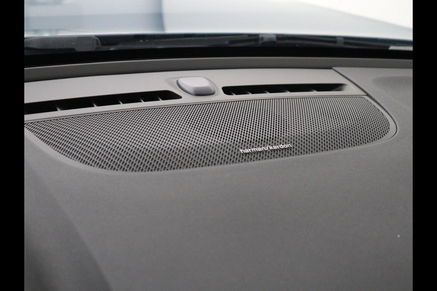 Volvo C40 Recharge Twin Intro Edition 78 kWh | SOH 91,2% | Panoramadak | Leder/alcantara | Memory | Stuur/stoel verwarming | Carplay | Harman/Kardon | 360 camera | Park assist