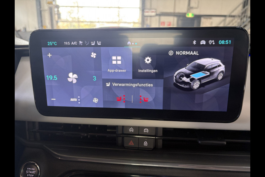 Fiat 600E La Prima 54 kWh Achteruitrijcamera - Airco - Apple carplay - Parkeersensoren - Navigatie - Draadloze telefoonoplader - Stoelverwarming - Voorstoelen met massagefunctie - Led verlichting - Bluetooth - Cruise control - Dodehoek detectie - Keyless start/ entry - Licht metalen velgen 18 inch - Stuur multifunctioneel