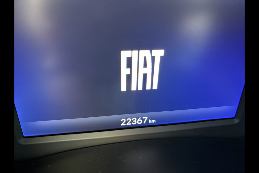 Fiat 600E La Prima 54 kWh Achteruitrijcamera - Airco - Apple carplay - Parkeersensoren - Navigatie - Draadloze telefoonoplader - Stoelverwarming - Voorstoelen met massagefunctie - Led verlichting - Bluetooth - Cruise control - Dodehoek detectie - Keyless start/ entry - Licht metalen velgen 18 inch - Stuur multifunctioneel