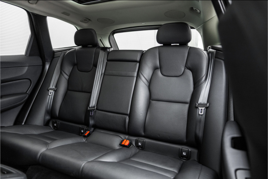 Volvo XC60 2.0 Recharge T6 AWD Business Pro Leder / Pano / Harman Kardon / Camera /