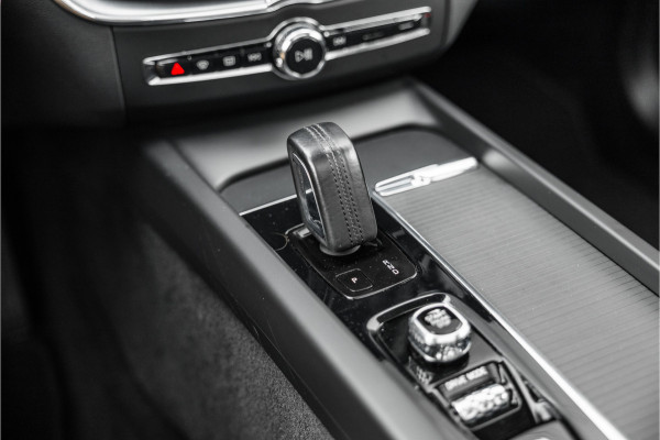 Volvo XC60 2.0 Recharge T6 AWD Business Pro Leder / Pano / Harman Kardon / Camera /