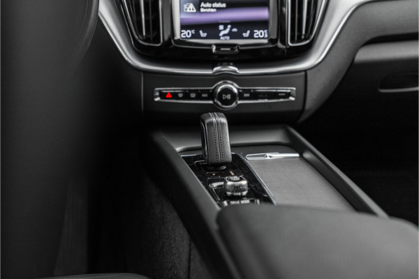Volvo XC60 2.0 Recharge T6 AWD Business Pro Leder / Pano / Harman Kardon / Camera /