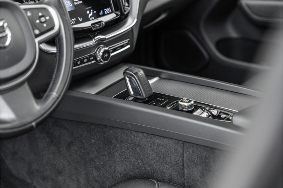 Volvo XC60 2.0 Recharge T6 AWD Business Pro Leder / Pano / Harman Kardon / Camera /