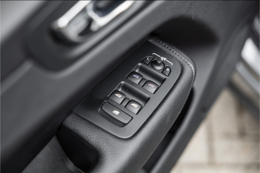 Volvo XC60 2.0 Recharge T6 AWD Business Pro Leder / Pano / Harman Kardon / Camera /