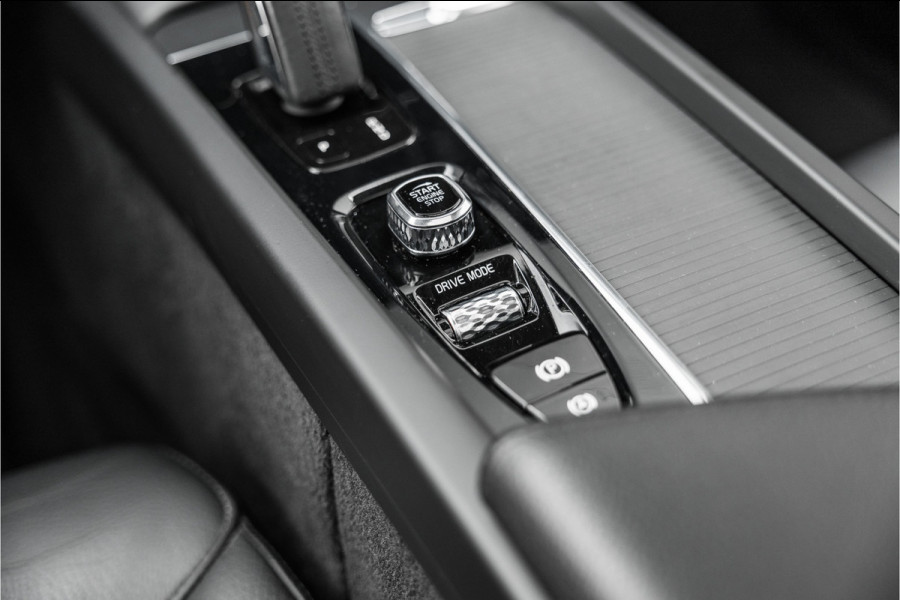 Volvo XC60 2.0 Recharge T6 AWD Business Pro Leder / Pano / Harman Kardon / Camera /