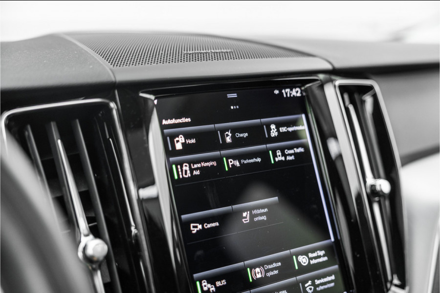 Volvo XC60 2.0 Recharge T6 AWD Business Pro Leder / Pano / Harman Kardon / Camera /