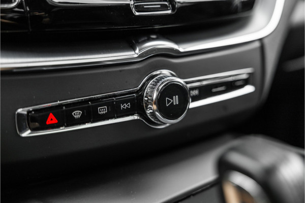 Volvo XC60 2.0 Recharge T6 AWD Business Pro Leder / Pano / Harman Kardon / Camera /