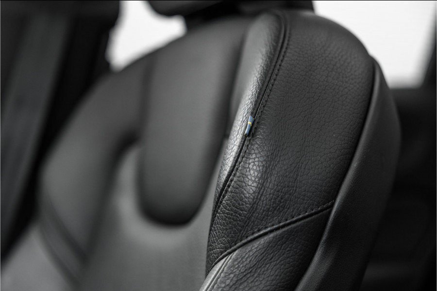 Volvo XC60 2.0 Recharge T6 AWD Business Pro Leder / Pano / Harman Kardon / Camera /