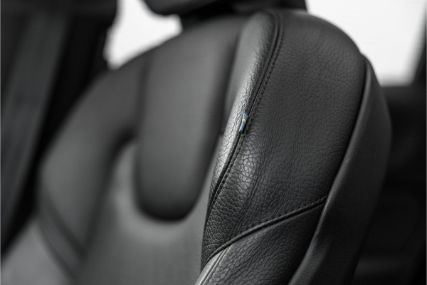 Volvo XC60 2.0 Recharge T6 AWD Business Pro Leder / Pano / Harman Kardon / Camera /