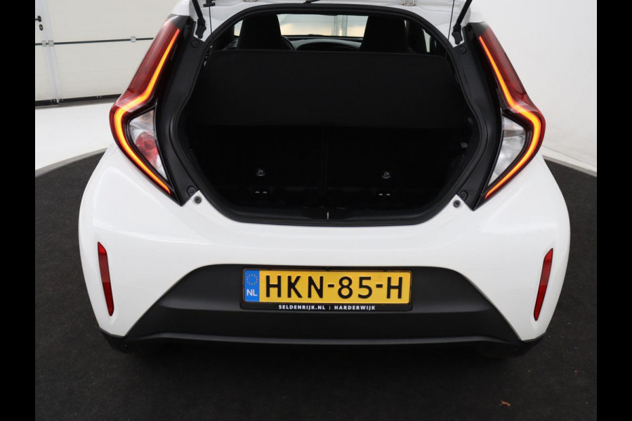 Toyota Aygo X 1.0 VVT-i MT Play | 5-deurs | Adaptive cruise | Lane assist | Carplay | DAB | NAP 31.639km | Airco
