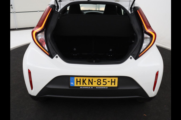 Toyota Aygo X 1.0 VVT-i MT Play | 5-deurs | Adaptive cruise | Lane assist | Carplay | DAB | NAP 31.639km | Airco