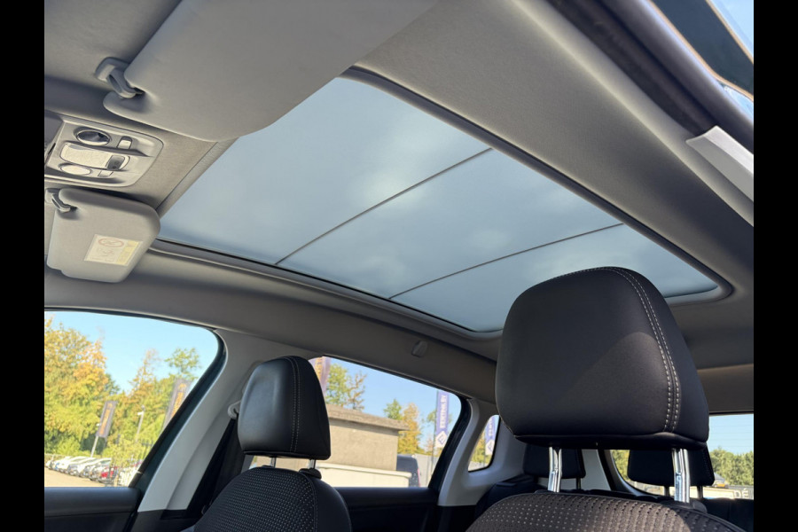 Peugeot 2008 1.2 PureTech Allure D-riem vv in 2025 l Trekhaak l 131pk l Pano l Camera l Carplay l Navi l Halfleder l Clima l Cruise l 6 Bak l 2e Eigenaar l Pdc l N.A.P l Apk tot 01-2027