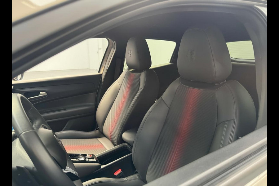 Alfa Romeo junior 1.2 Turbo Hybrid Ibrida Speciale | Matrix LED | Stoelverwarming | Prijs is rijklaar