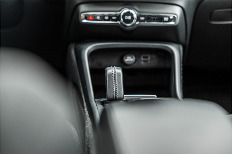 Volvo XC40 1.5 T4 Recharge Inscription Expression Carplay / Android Auto / Climate Control /