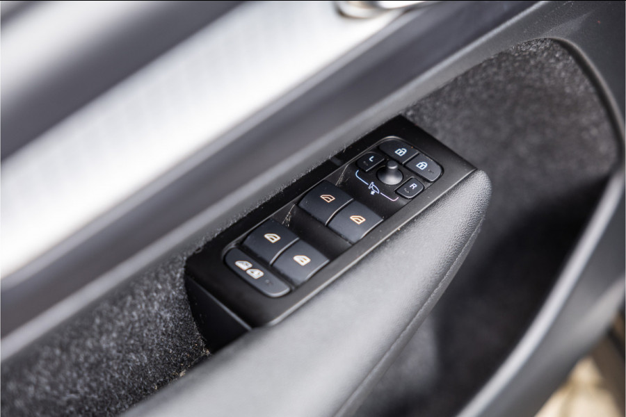 Volvo XC40 1.5 T4 Recharge Inscription Expression Carplay / Android Auto / Climate Control /
