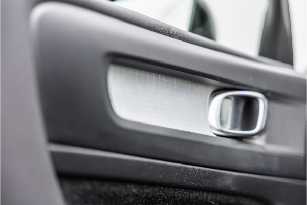 Volvo XC40 1.5 T4 Recharge Inscription Expression Carplay / Android Auto / Climate Control /