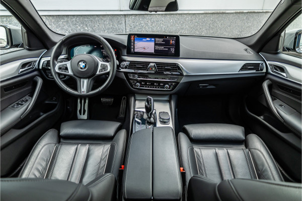 BMW 5 Serie Touring 530i High Executive M-Sport 20inch / Bernina Grau / Pano / Camera / Laser