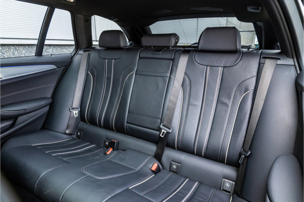 BMW 5 Serie Touring 530i High Executive M-Sport 20inch / Bernina Grau / Pano / Camera / Laser