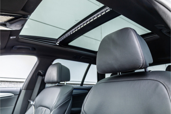 BMW 5 Serie Touring 530i High Executive M-Sport 20inch / Bernina Grau / Pano / Camera / Laser
