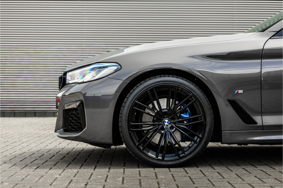 BMW 5 Serie Touring 530i High Executive M-Sport 20inch / Bernina Grau / Pano / Camera / Laser