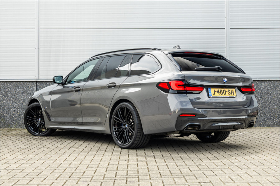 BMW 5 Serie Touring 530i High Executive M-Sport 20inch / Bernina Grau / Pano / Camera / Laser