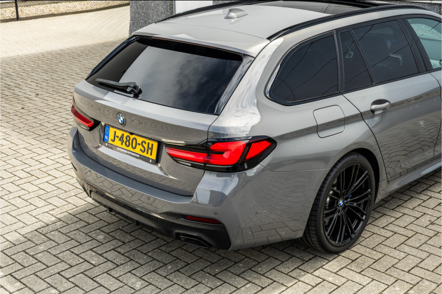 BMW 5 Serie Touring 530i High Executive M-Sport 20inch / Bernina Grau / Pano / Camera / Laser