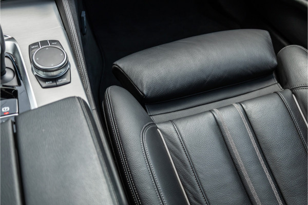 BMW 5 Serie Touring 530i High Executive M-Sport 20inch / Bernina Grau / Pano / Camera / Laser