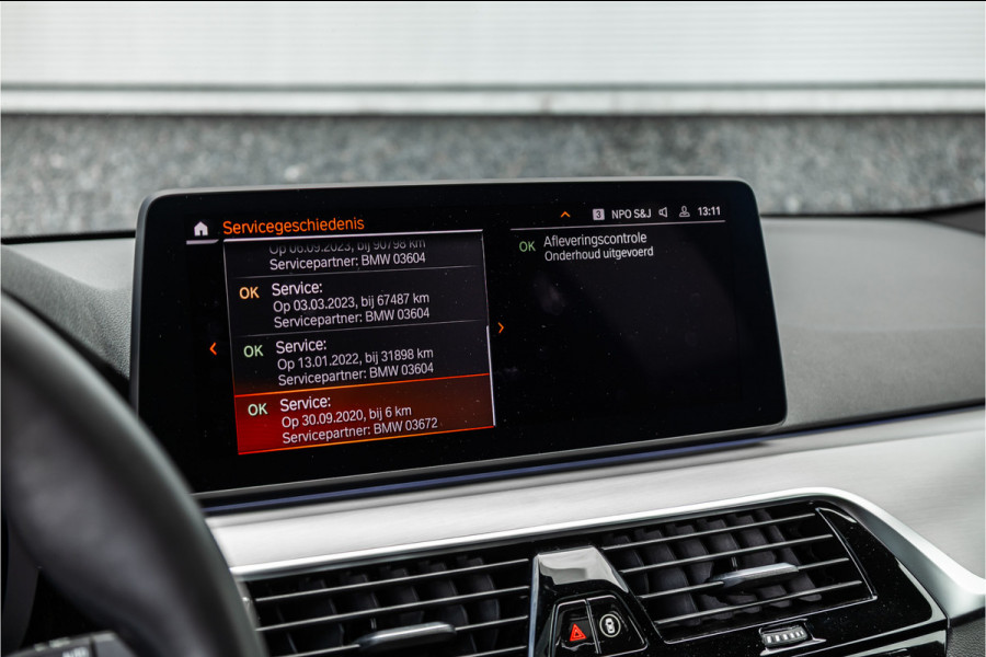 BMW 5 Serie Touring 530i High Executive M-Sport 20inch / Bernina Grau / Pano / Camera / Laser