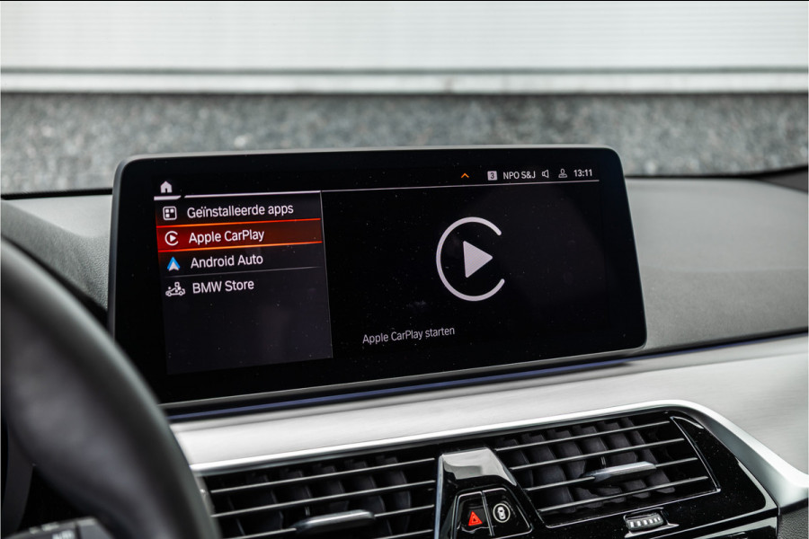 BMW 5 Serie Touring 530i High Executive M-Sport 20inch / Bernina Grau / Pano / Camera / Laser