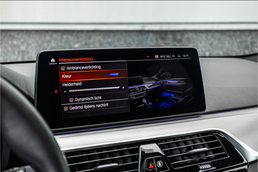 BMW 5 Serie Touring 530i High Executive M-Sport 20inch / Bernina Grau / Pano / Camera / Laser