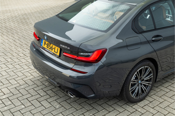 BMW 3-serie 320e M-Sport Dravitgrau / Schaal stoel / HiFi / Camera /