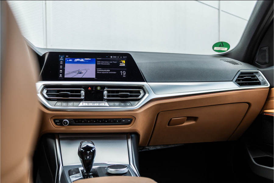 BMW 3-serie 320e M-Sport Dravitgrau / Schaal stoel / HiFi / Camera /