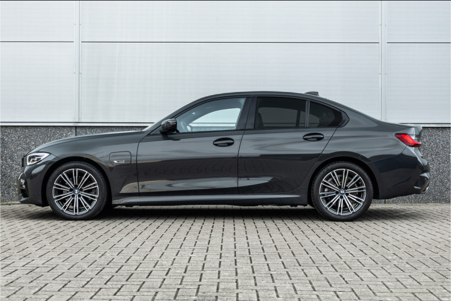 BMW 3-serie 320e M-Sport Dravitgrau / Schaal stoel / HiFi / Camera /
