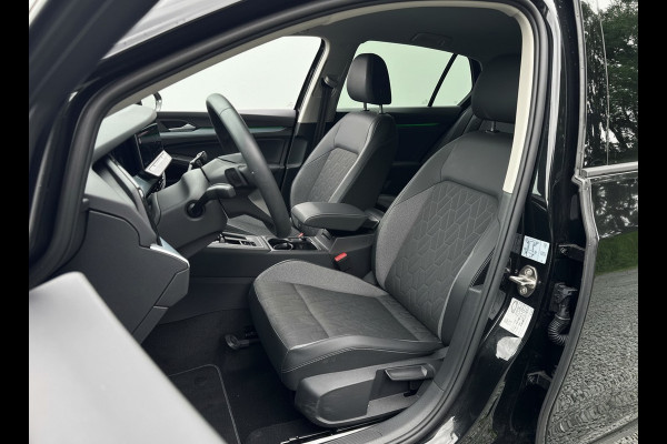 Volkswagen Golf 1.5 eHybrid 204PK [PHEV] LIFE NAVI/CARPLAY/CAMERA/TREKHAAK