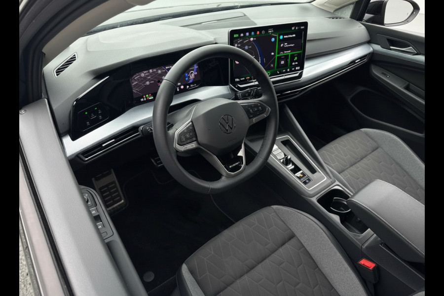 Volkswagen Golf 1.5 eHybrid 204PK [PHEV] LIFE NAVI/CARPLAY/CAMERA/TREKHAAK