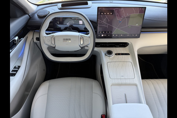 GEELY E5 Max+ 68 kWh | 475KM Bereik Speciaal Wit Leer Topuitvoering | Panoramadak | Elektr. Achterklep | 360° Camera | 8 Jaar Garantie Geely Wijchen