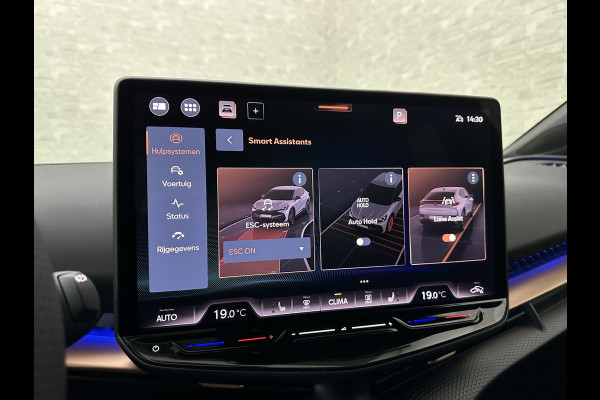CUPRA Tavascan 286pk 77 kWh | Nieuw! | Winter-Pack | Warmtepomp | Verlengde Fabrieksgarantie | 7x Op Voorraad | Adaptive Cruise Control | 3-Zone Clima | Verwarmde Voorruit | Keyless-Entry | Sfeerverlichting | Stoelverwarming | Carplay | Stuurverwarming | Getint Glas | 19 inch | Lane-Assist | Camera | Draadloos Laden |