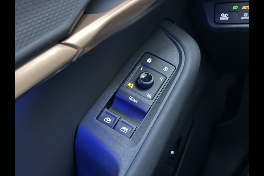 CUPRA Tavascan 286pk 77 kWh | Nieuw! | Winter-Pack | Warmtepomp | Verlengde Fabrieksgarantie | 7x Op Voorraad | Adaptive Cruise Control | 3-Zone Clima | Verwarmde Voorruit | Keyless-Entry | Sfeerverlichting | Stoelverwarming | Carplay | Stuurverwarming | Getint Glas | 19 inch | Lane-Assist | Camera | Draadloos Laden |