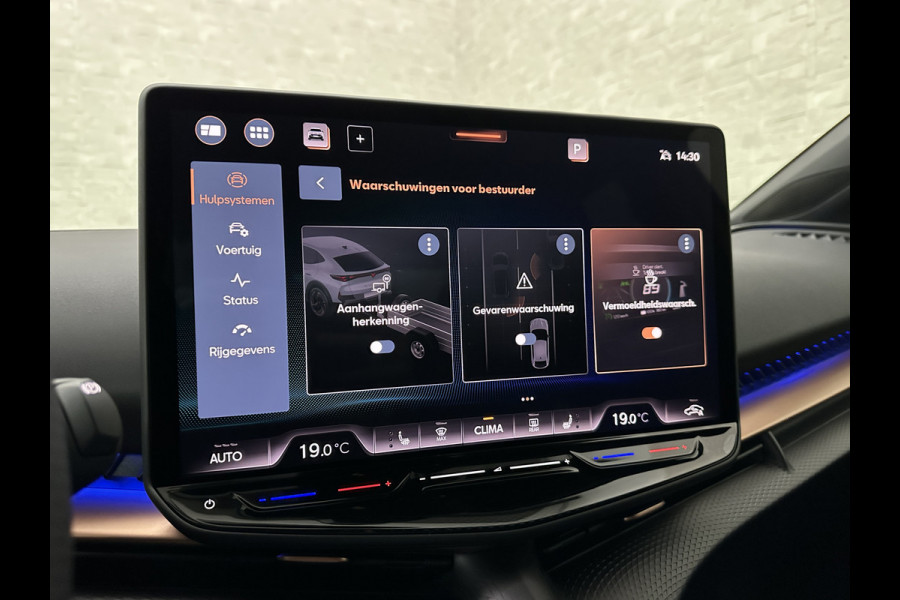 CUPRA Tavascan 286pk 77 kWh | Nieuw! | Winter-Pack | Warmtepomp | Verlengde Fabrieksgarantie | 7x Op Voorraad | Adaptive Cruise Control | 3-Zone Clima | Verwarmde Voorruit | Keyless-Entry | Sfeerverlichting | Stoelverwarming | Carplay | Stuurverwarming | Getint Glas | 19 inch | Lane-Assist | Camera | Draadloos Laden |