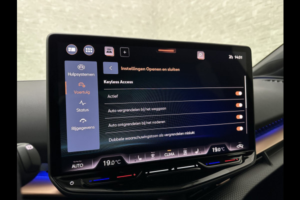 CUPRA Tavascan 286pk 77 kWh | Nieuw! | Winter-Pack | Warmtepomp | Verlengde Fabrieksgarantie | 7x Op Voorraad | Adaptive Cruise Control | 3-Zone Clima | Verwarmde Voorruit | Keyless-Entry | Sfeerverlichting | Stoelverwarming | Carplay | Stuurverwarming | Getint Glas | 19 inch | Lane-Assist | Camera | Draadloos Laden |